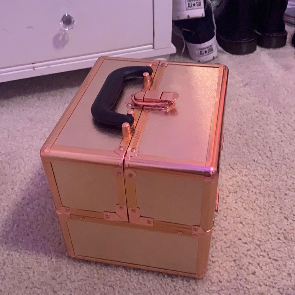 Makeup box